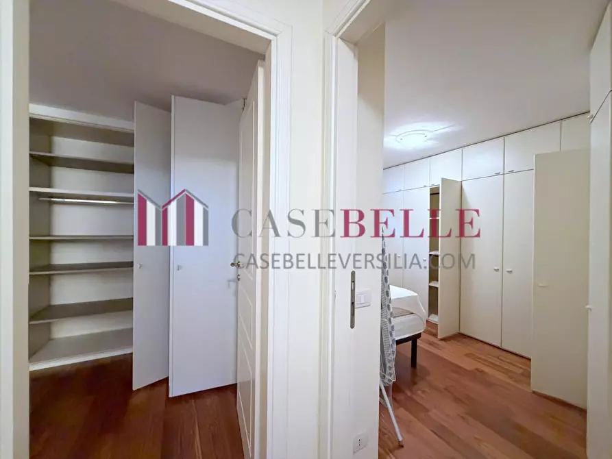 Immagine 49 di Villa in vendita  a Camaiore