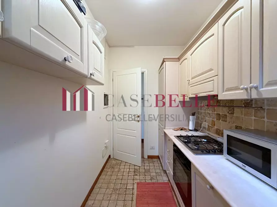 Immagine 12 di Villa in vendita  a Camaiore