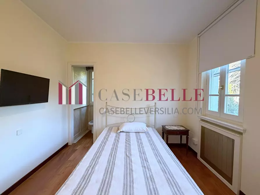 Immagine 68 di Villa in vendita  a Camaiore