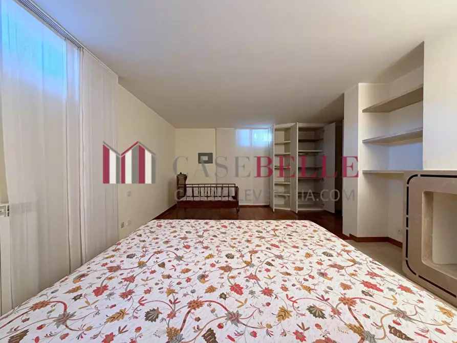 Immagine 54 di Villa in vendita  a Camaiore