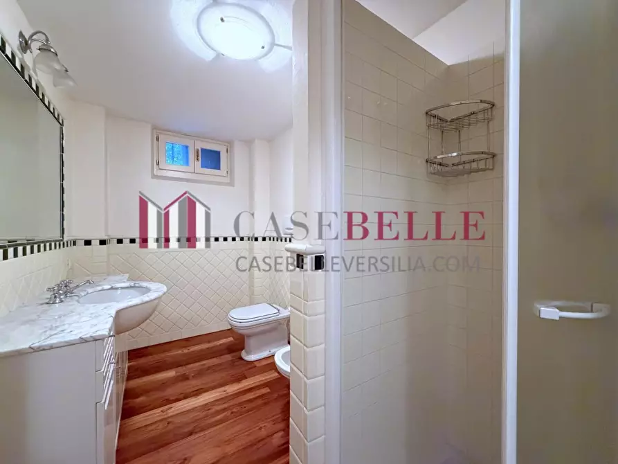 Immagine 46 di Villa in vendita  a Camaiore