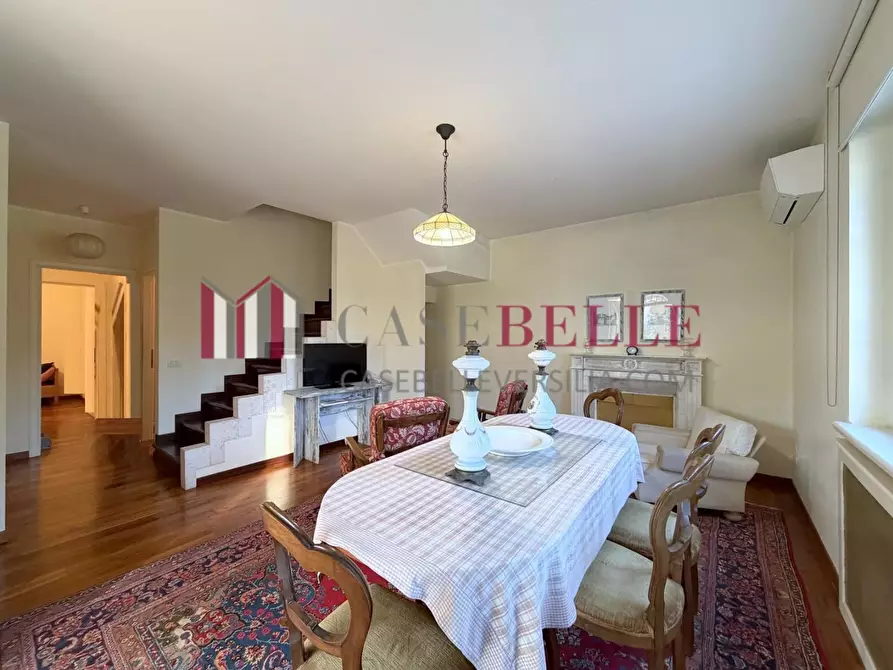 Immagine 5 di Villa in vendita  a Camaiore