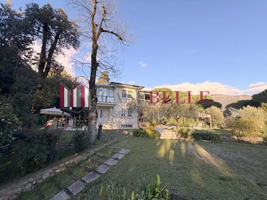 Immagine 89 di Villa in vendita  a Camaiore