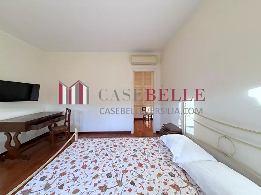 Immagine 64 di Villa in vendita  a Camaiore