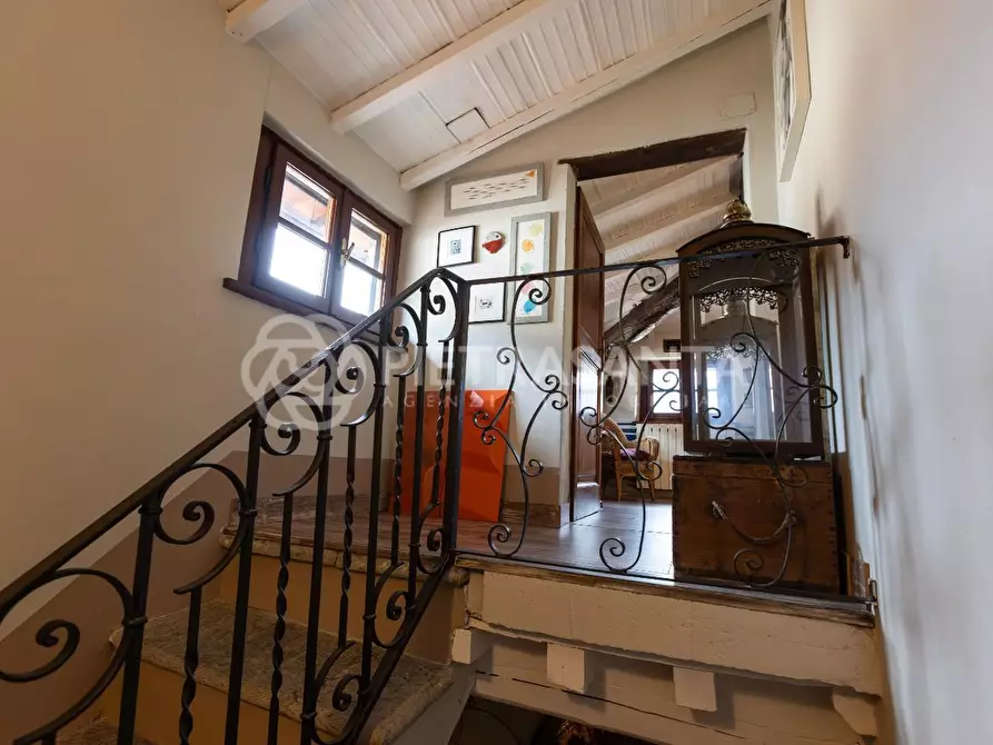 Immagine 36 di Rustico / casale in vendita  a Camaiore