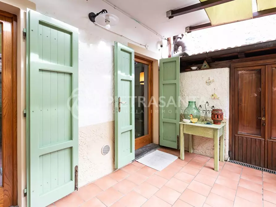 Immagine 8 di Rustico / casale in vendita  a Camaiore