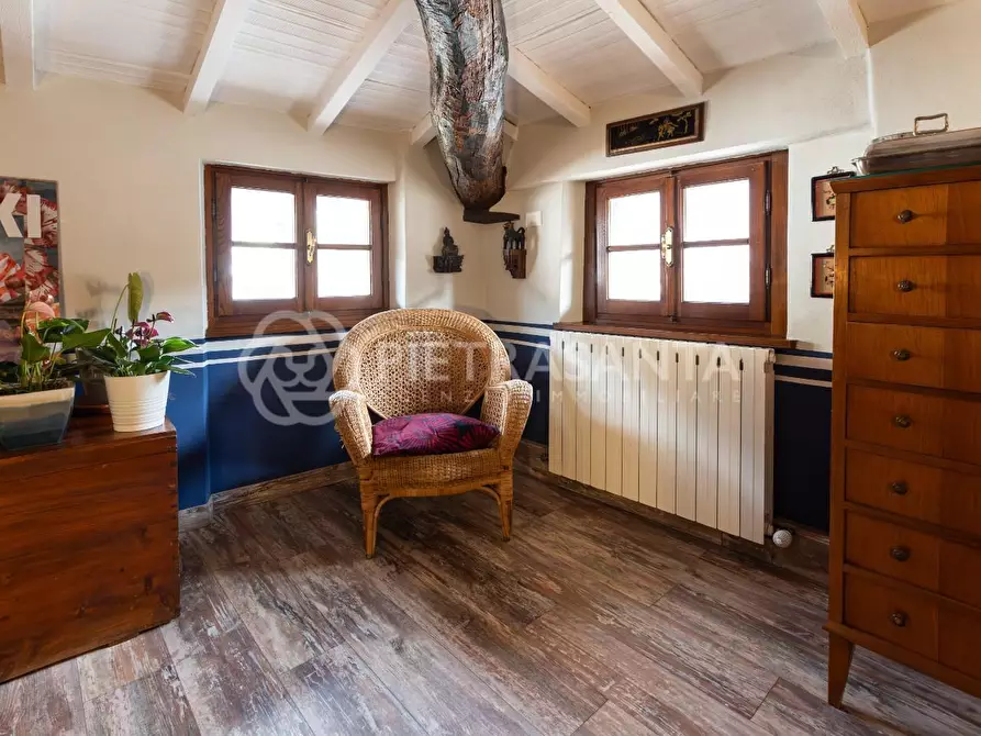 Immagine 28 di Rustico / casale in vendita  a Camaiore