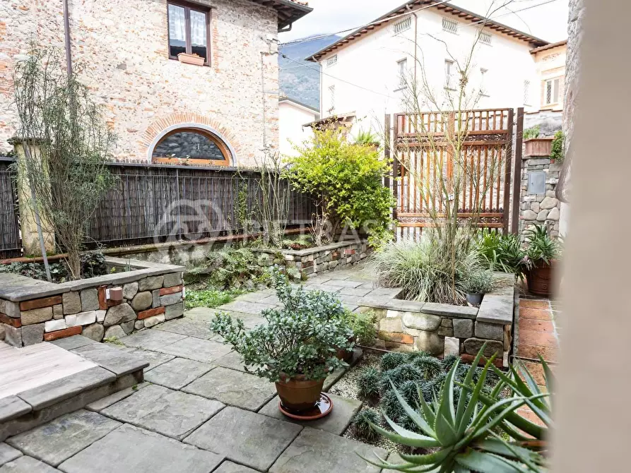 Immagine 4 di Rustico / casale in vendita  a Camaiore