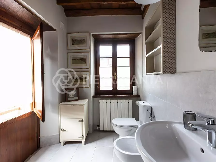Immagine 48 di Rustico / casale in vendita  a Camaiore