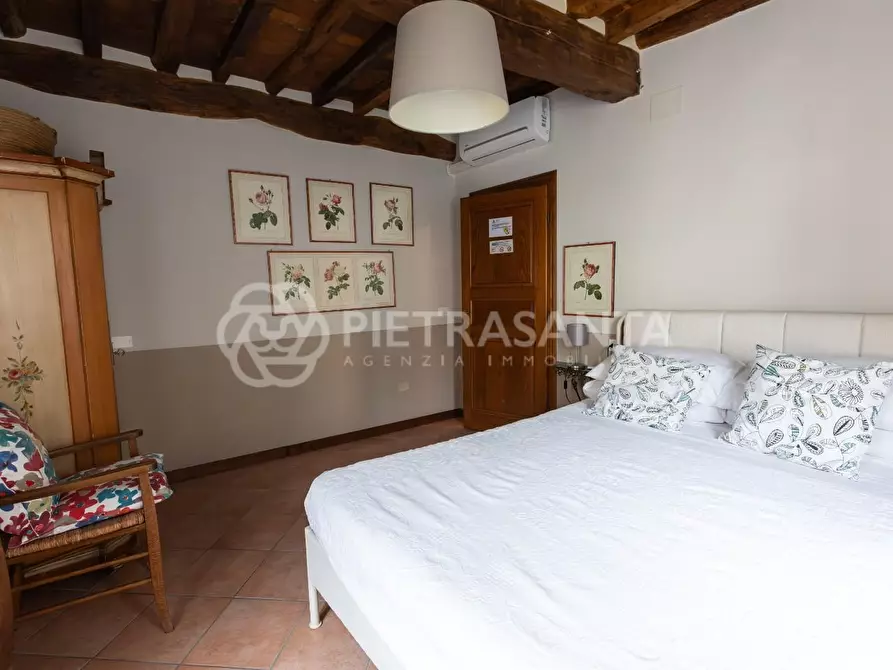 Immagine 37 di Rustico / casale in vendita  a Camaiore