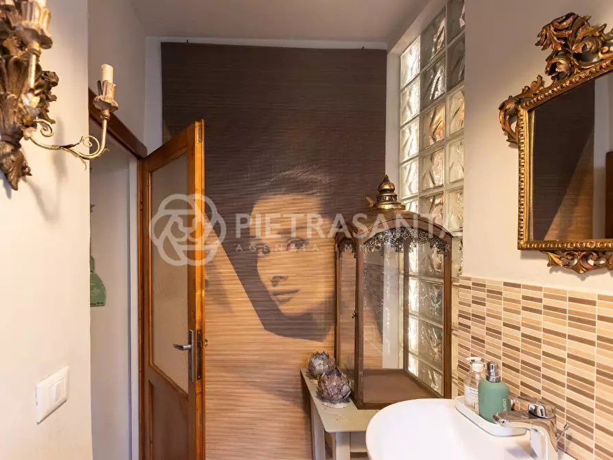 Immagine 58 di Rustico / casale in vendita  a Camaiore