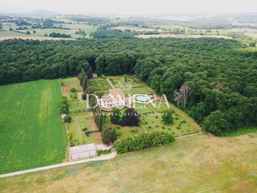 Immagine 2 di Villa in vendita  a Monteriggioni