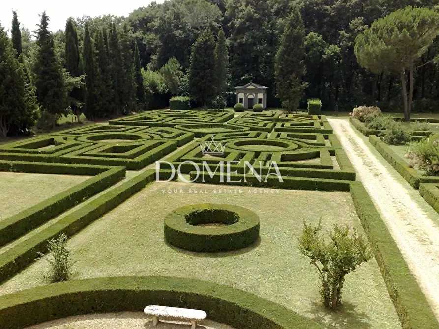 Immagine 15 di Villa in vendita  a Monteriggioni