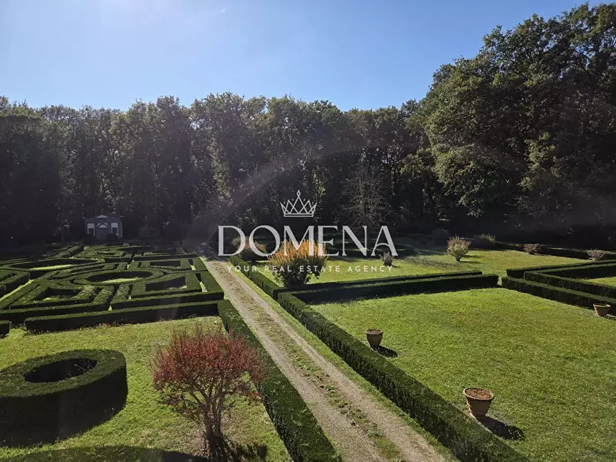 Immagine 13 di Villa in vendita  a Monteriggioni