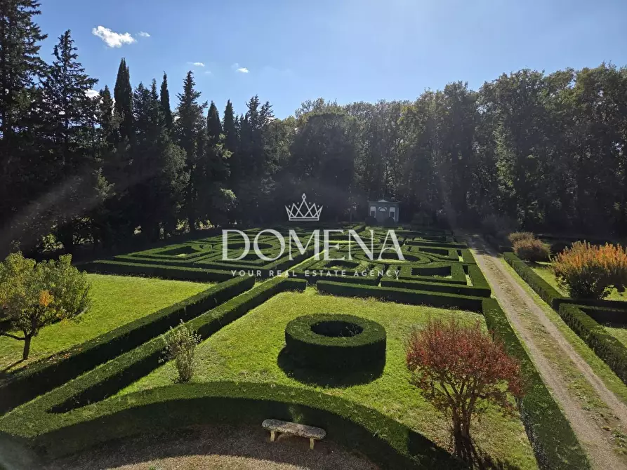 Immagine 14 di Villa in vendita  a Monteriggioni