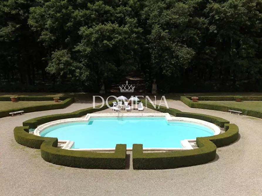 Immagine 11 di Villa in vendita  a Monteriggioni