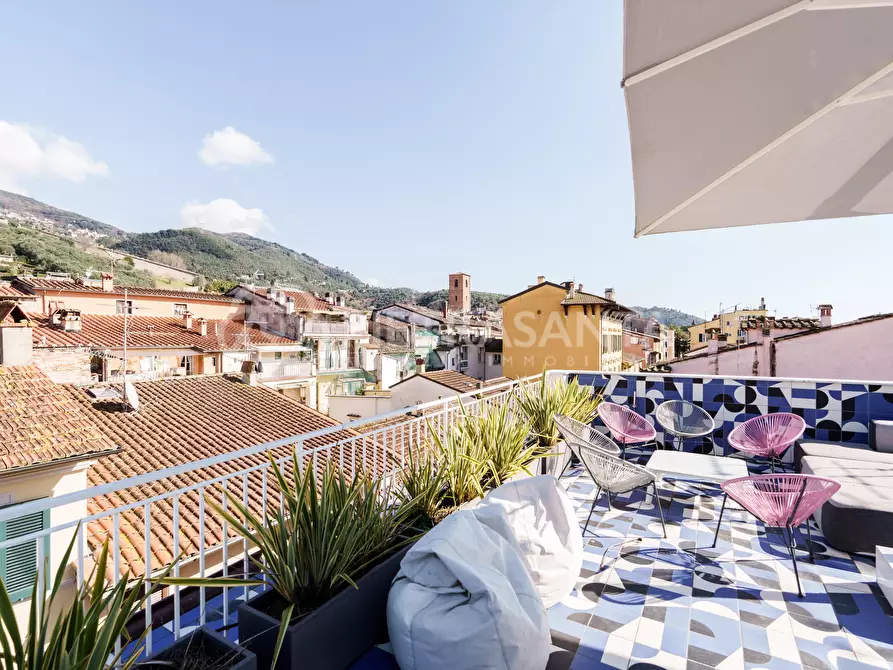 Immagine 2 di Appartamento in vendita  a Pietrasanta