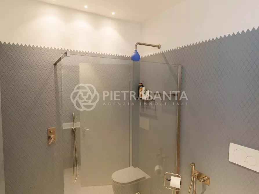 Immagine 24 di Appartamento in vendita  a Pietrasanta