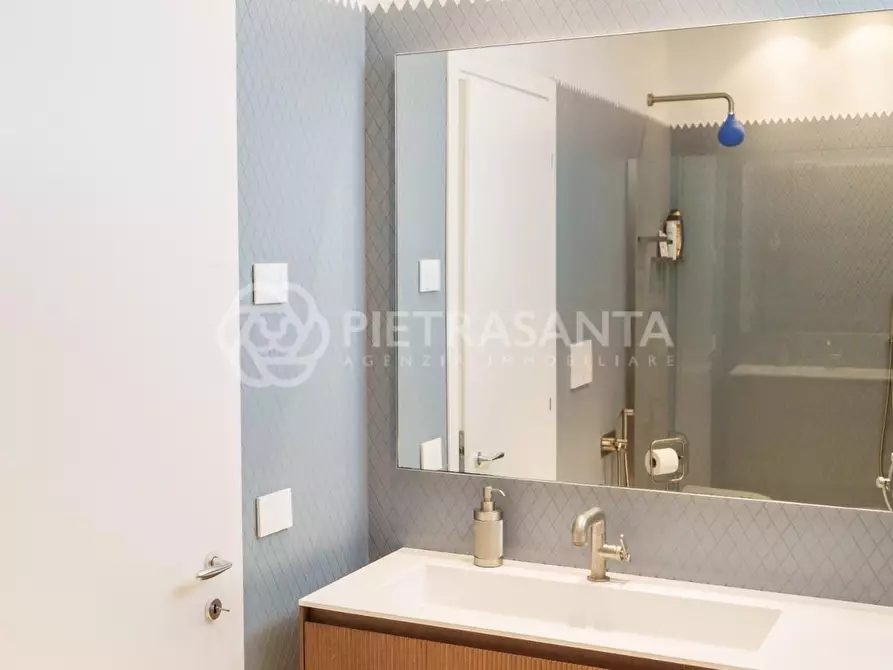 Immagine 27 di Appartamento in vendita  a Pietrasanta