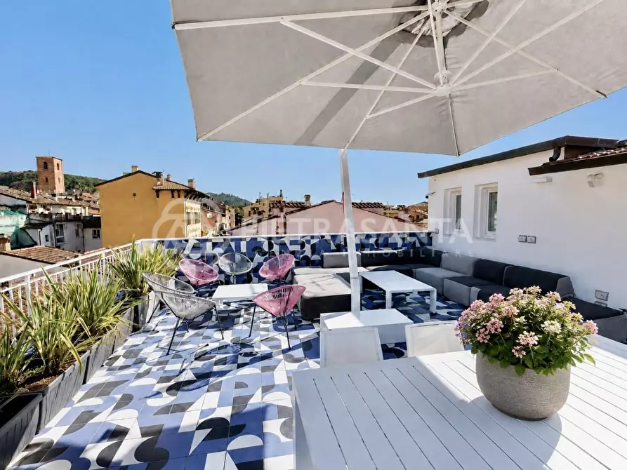 Immagine 1 di Appartamento in vendita  a Pietrasanta