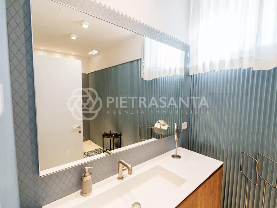 Immagine 23 di Appartamento in vendita  a Pietrasanta