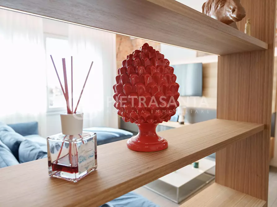 Immagine 30 di Appartamento in vendita  a Pietrasanta