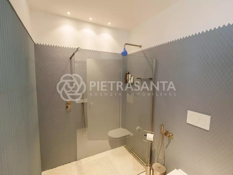 Immagine 25 di Appartamento in vendita  a Pietrasanta