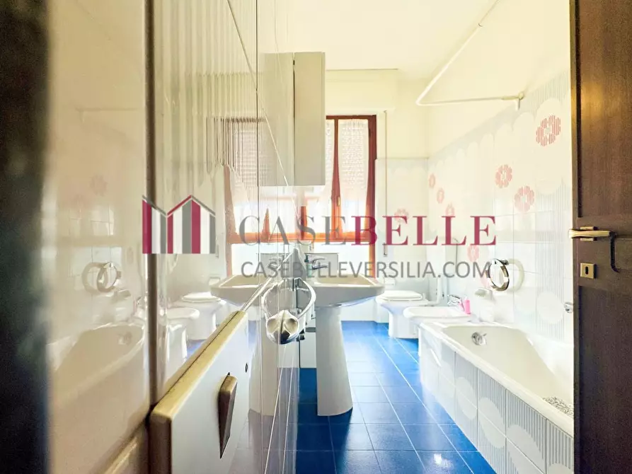 Immagine 20 di Appartamento in vendita  a Camaiore