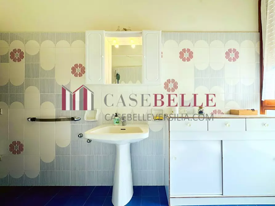 Immagine 21 di Appartamento in vendita  a Camaiore