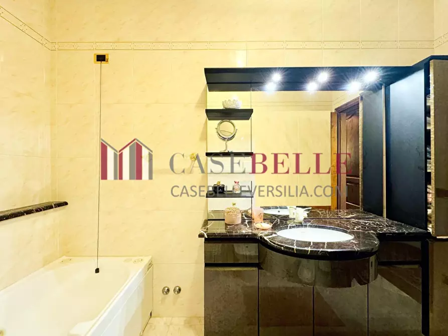 Immagine 27 di Villetta a schiera in affitto  a Forte Dei Marmi