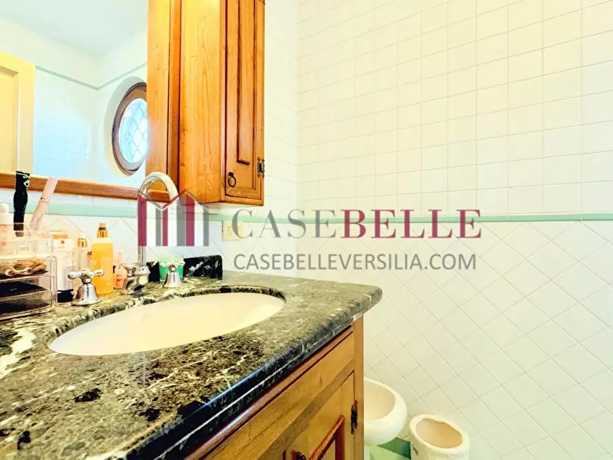 Immagine 28 di Casa semindipendente in affitto  a Forte Dei Marmi