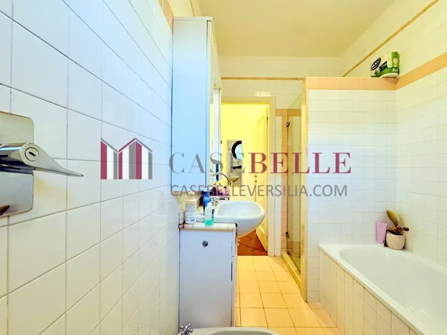 Immagine 17 di Casa semindipendente in affitto  a Forte Dei Marmi