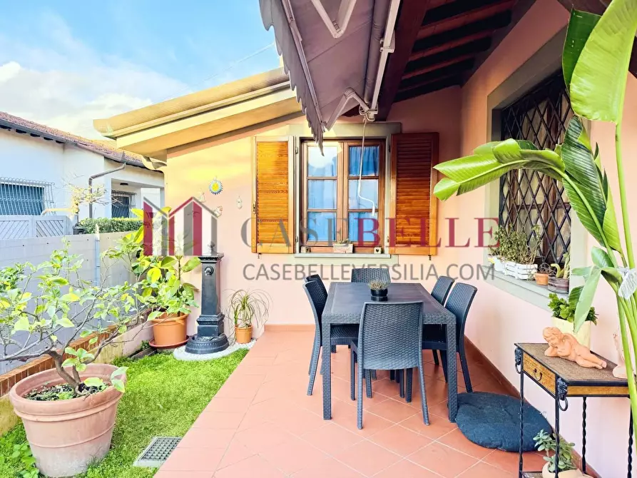 Immagine 33 di Casa semindipendente in affitto  a Forte Dei Marmi