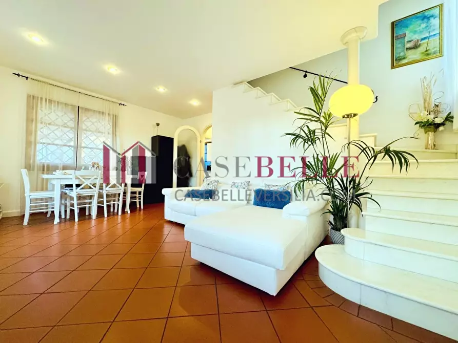 Immagine 2 di Casa semindipendente in affitto  a Forte Dei Marmi