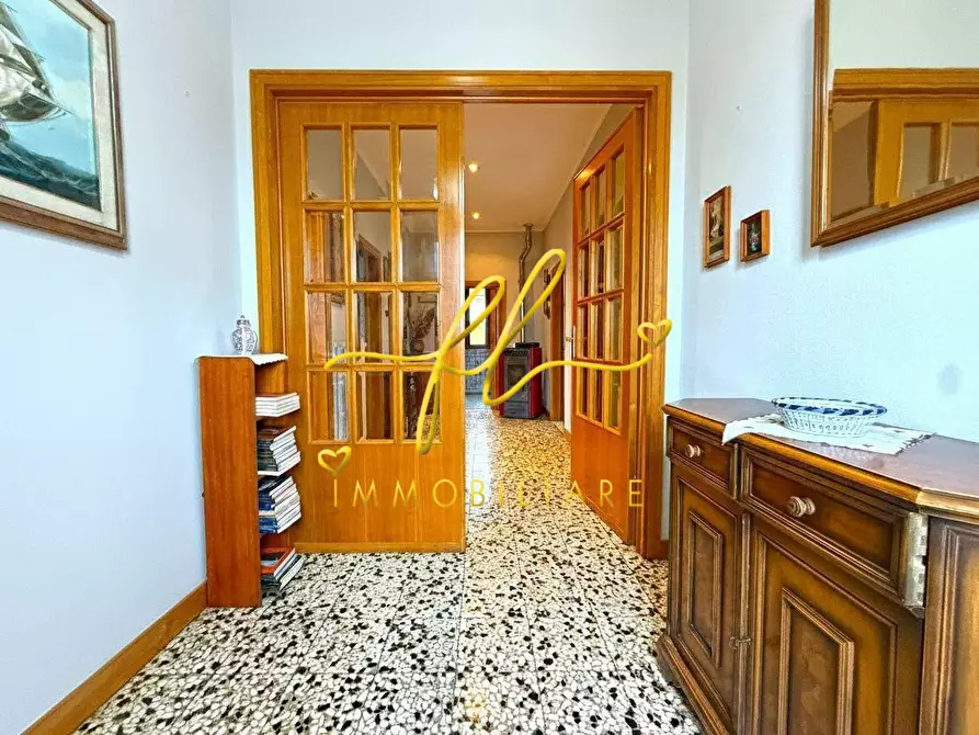 Immagine 2 di Appartamento in vendita  a Cecina