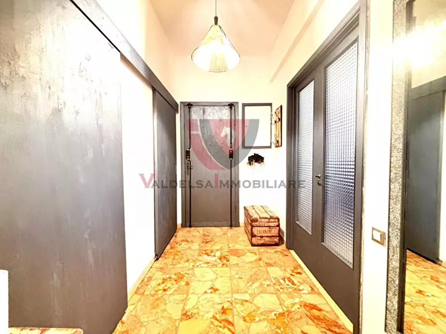 Immagine 25 di Appartamento in vendita  a Siena