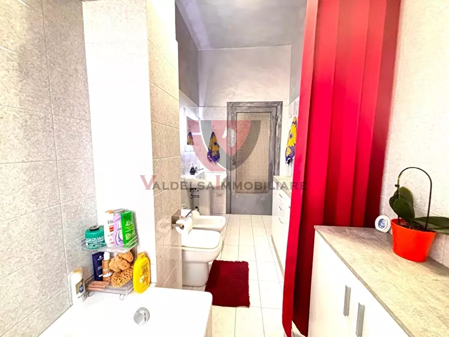 Immagine 35 di Appartamento in vendita  a Siena