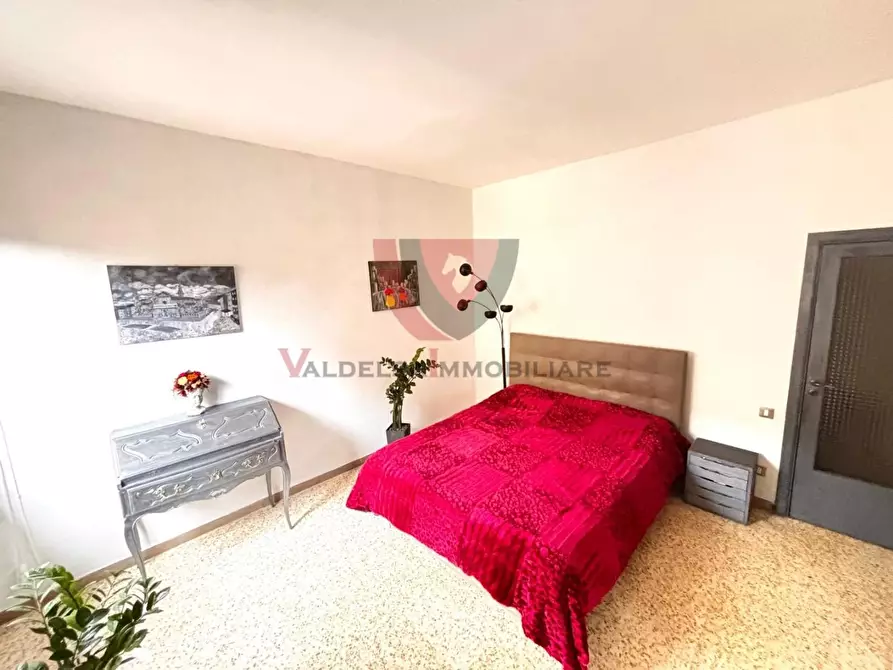 Immagine 19 di Appartamento in vendita  a Siena