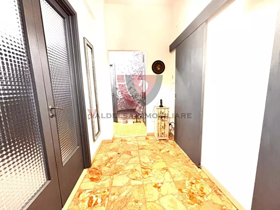 Immagine 31 di Appartamento in vendita  a Siena