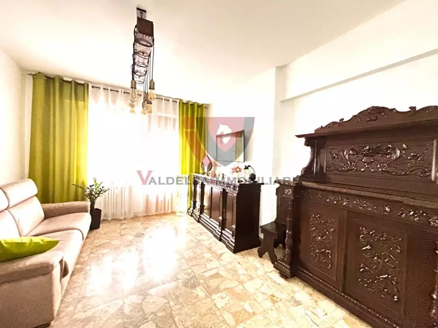 Immagine 2 di Appartamento in vendita  a Siena