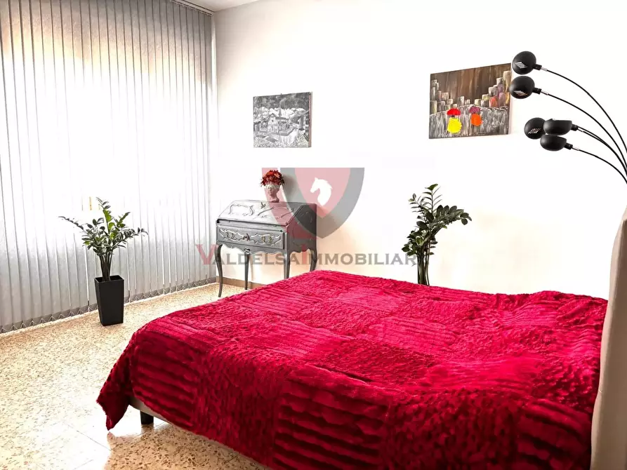 Immagine 20 di Appartamento in vendita  a Siena