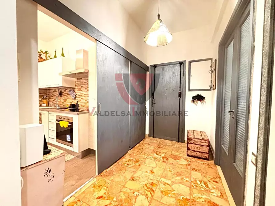 Immagine 16 di Appartamento in vendita  a Siena