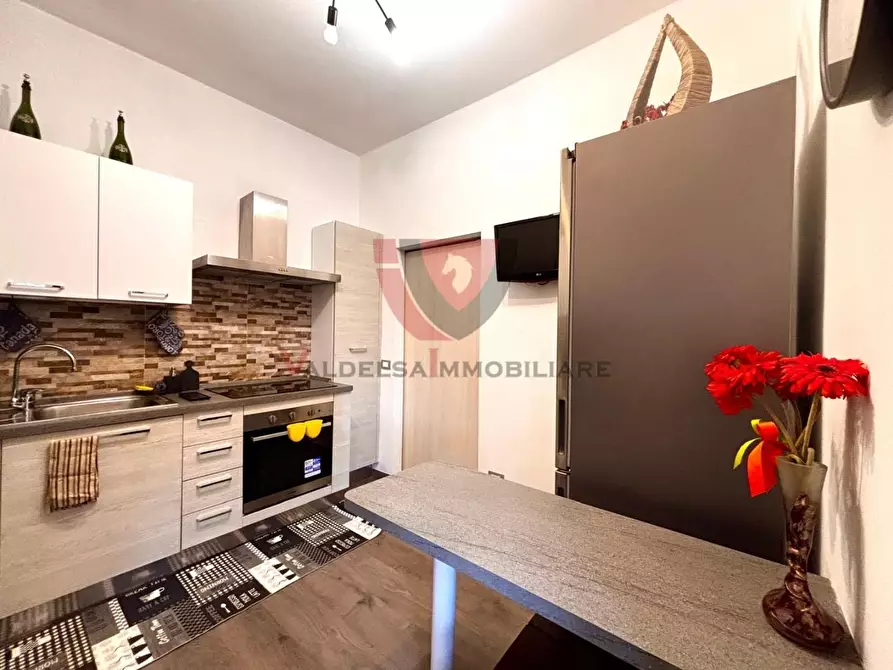 Immagine 13 di Appartamento in vendita  a Siena