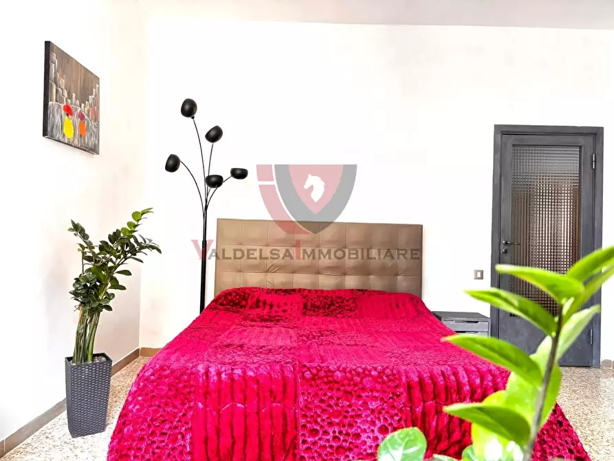 Immagine 24 di Appartamento in vendita  a Siena