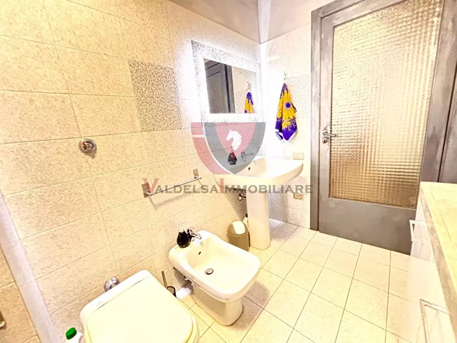 Immagine 33 di Appartamento in vendita  a Siena