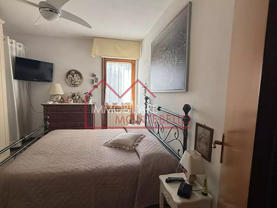 Immagine 22 di Appartamento in vendita  a Camaiore