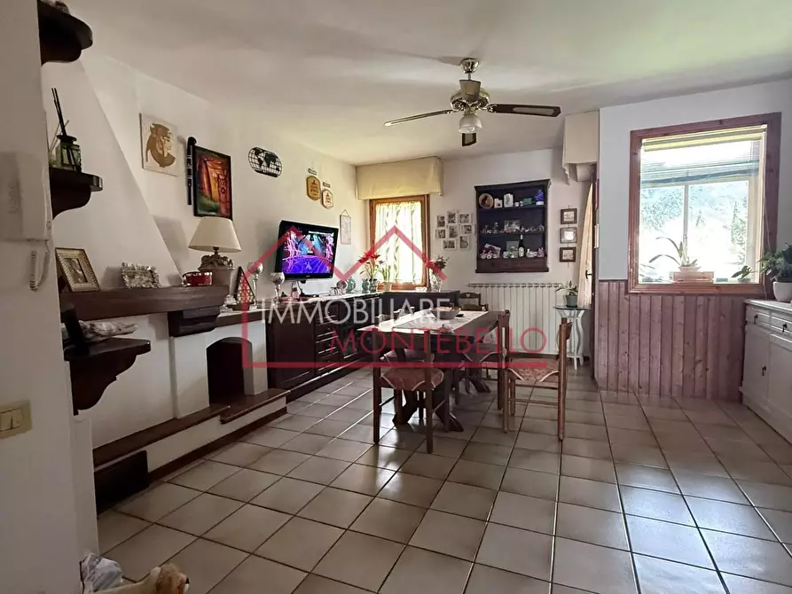 Immagine 3 di Appartamento in vendita  a Camaiore