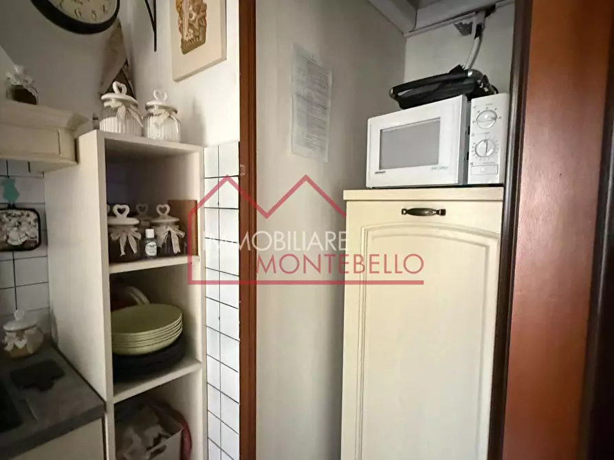 Immagine 19 di Appartamento in vendita  a Camaiore