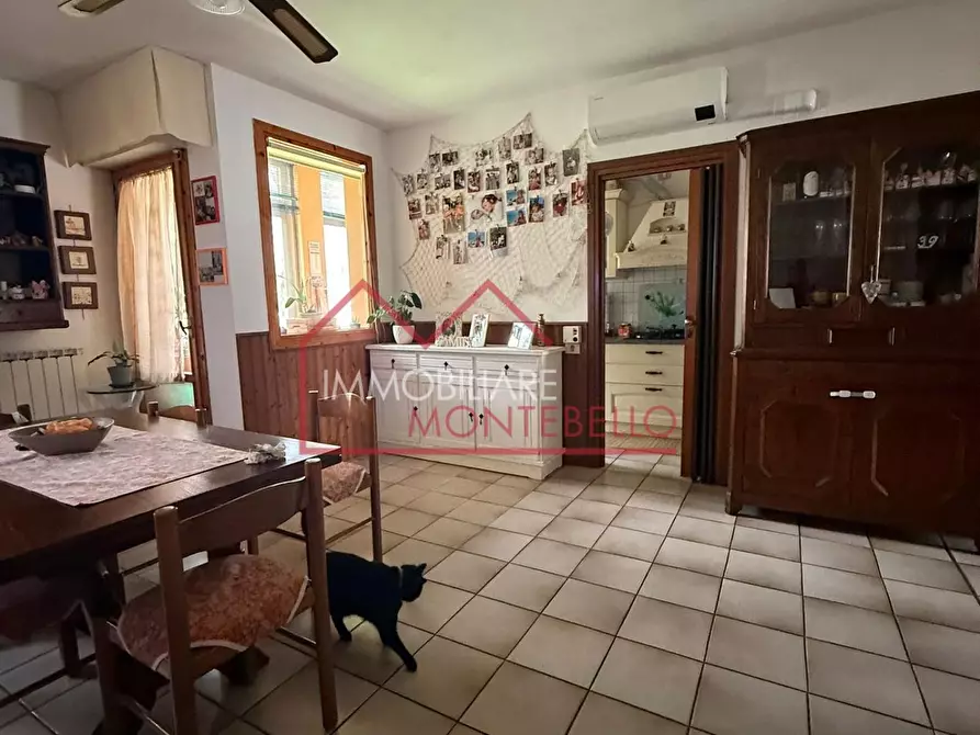 Immagine 8 di Appartamento in vendita  a Camaiore