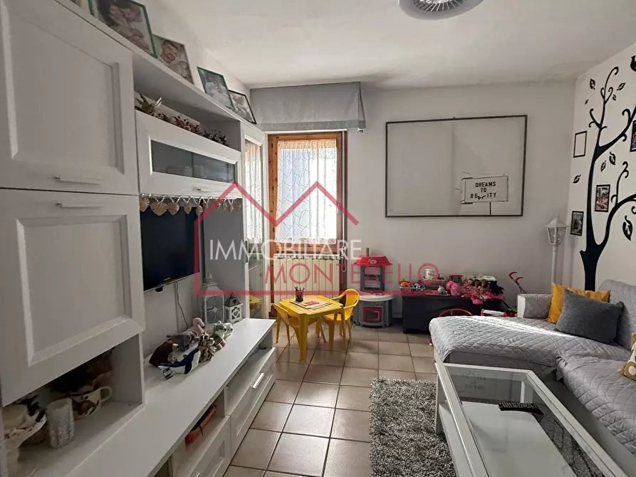 Immagine 7 di Appartamento in vendita  a Camaiore